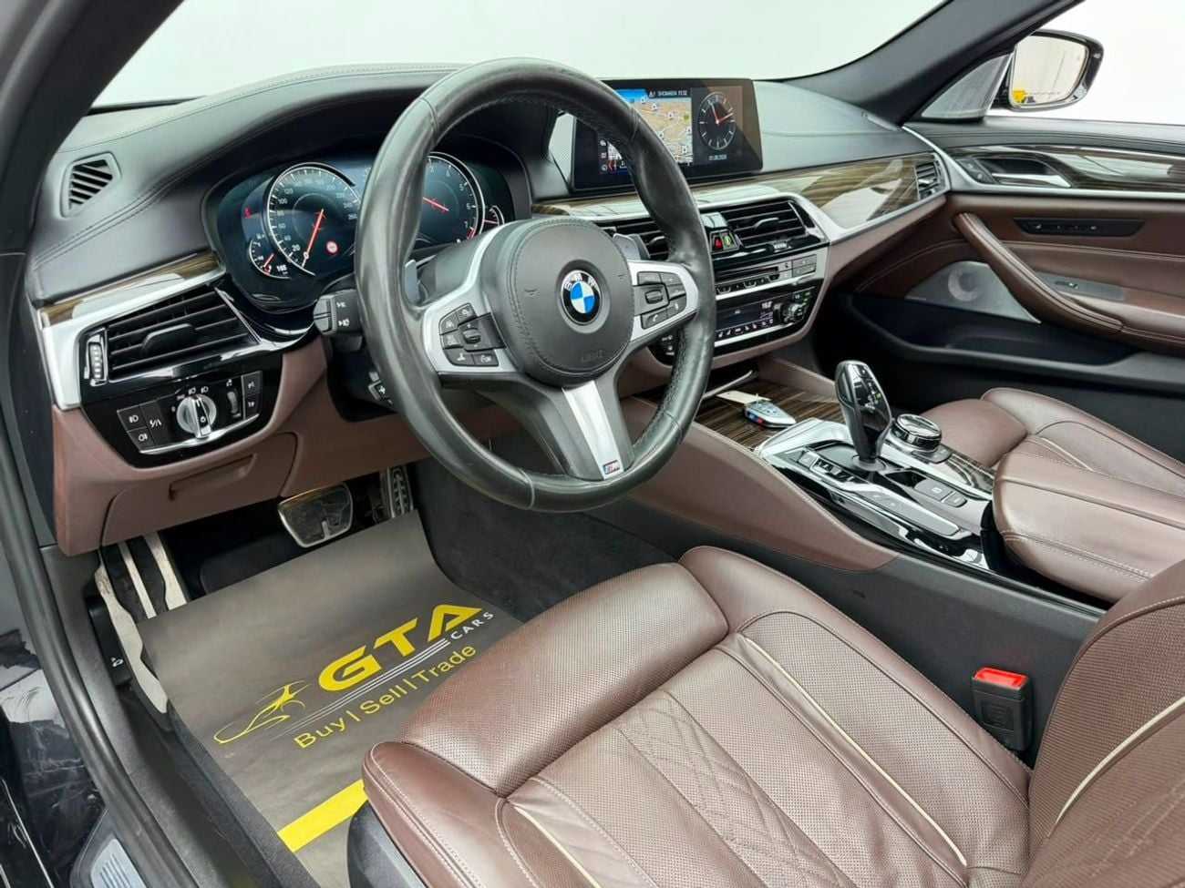 بي أم دبليو 530i M SPORT