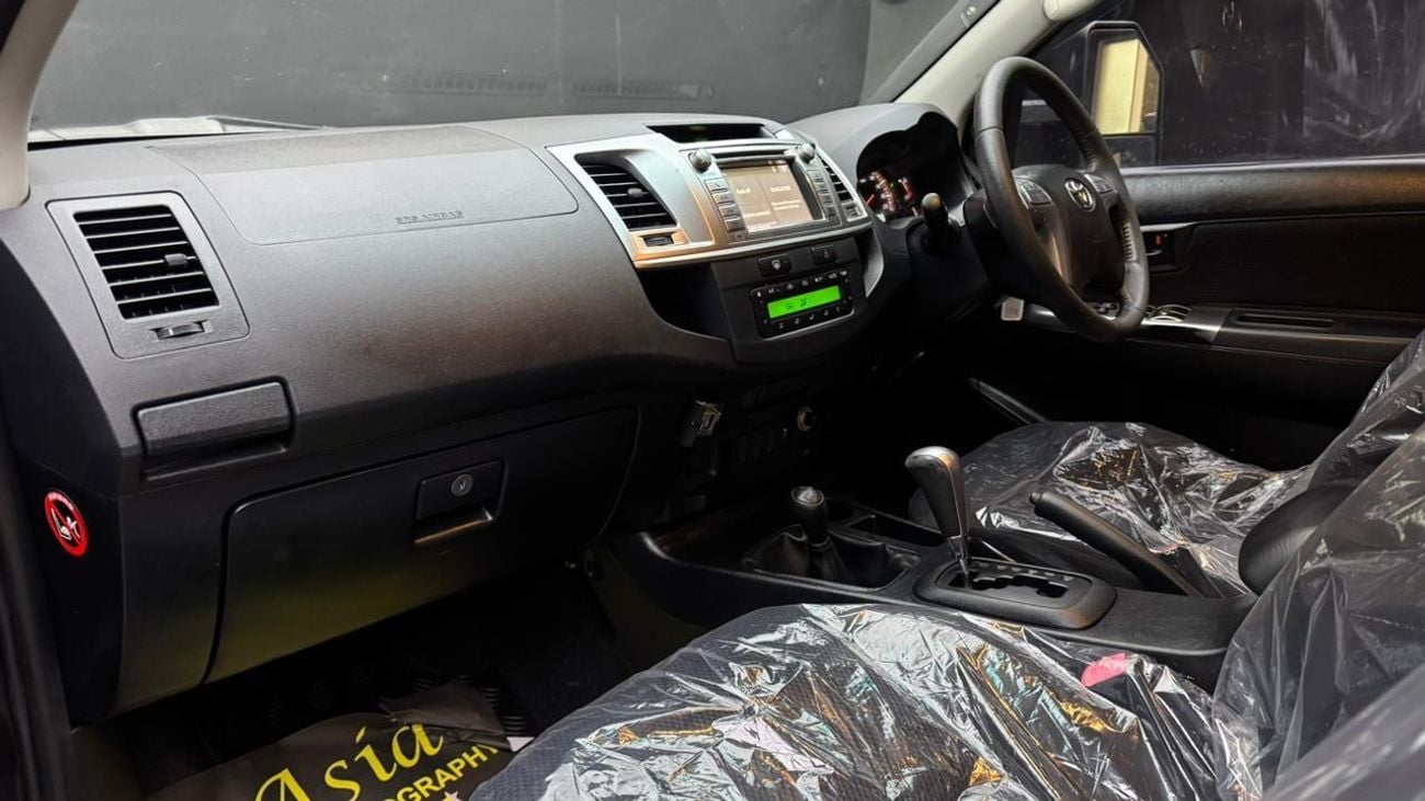 Toyota Hilux Diesel Engine 3000 CC ,Automatic Gear ,2015 Model ,Only For Export Available