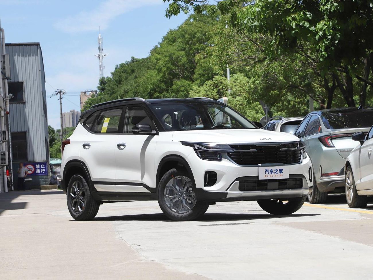 كيا سيلتوس Std 1.6L (123 HP)