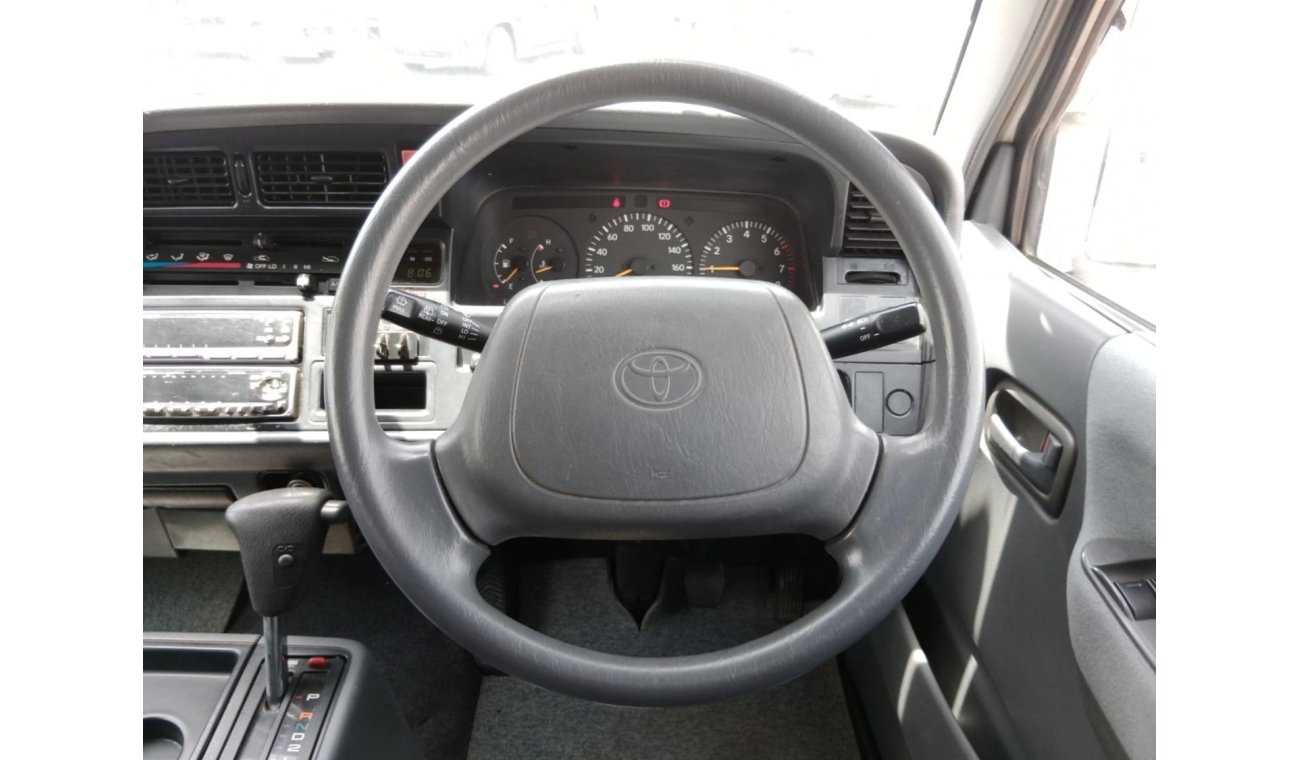 تويوتا هاياس TOYOTA HIACE VAN RIGHT HAND DRIVE (PM1371)