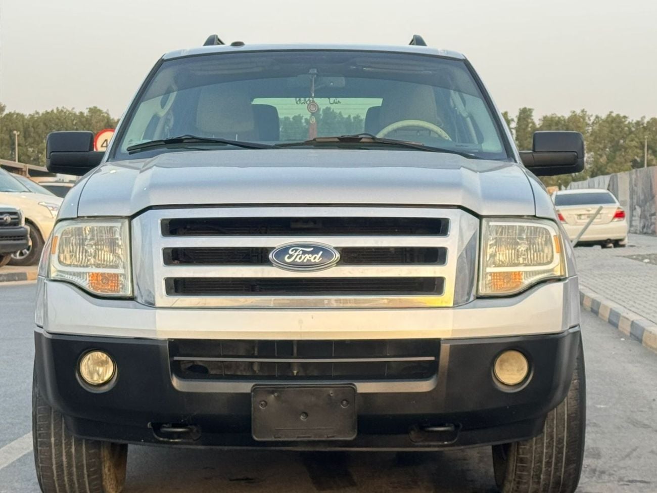 Ford Expedition 7 seats No. 2, GCC specs