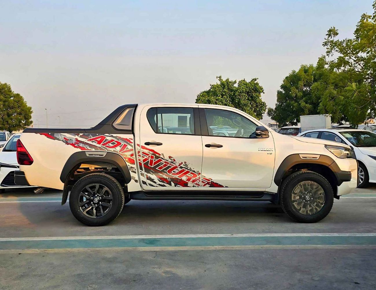 تويوتا هيلوكس SR5 ADVENTURE / 4.0L V6 PETROL / 360 CAMERA / BULLBAR / AUTO A.C (CODE # ADV)