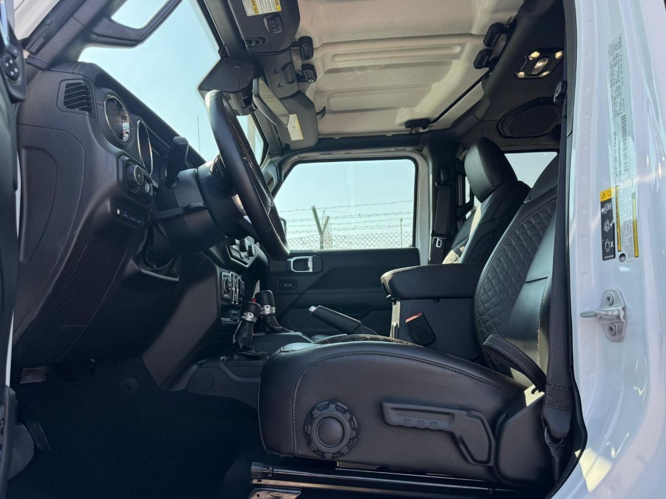جيب رانجلر Wrangler 4XE 2.0L Turbo PHEV 2023 UAE Price @ 143,000 AED