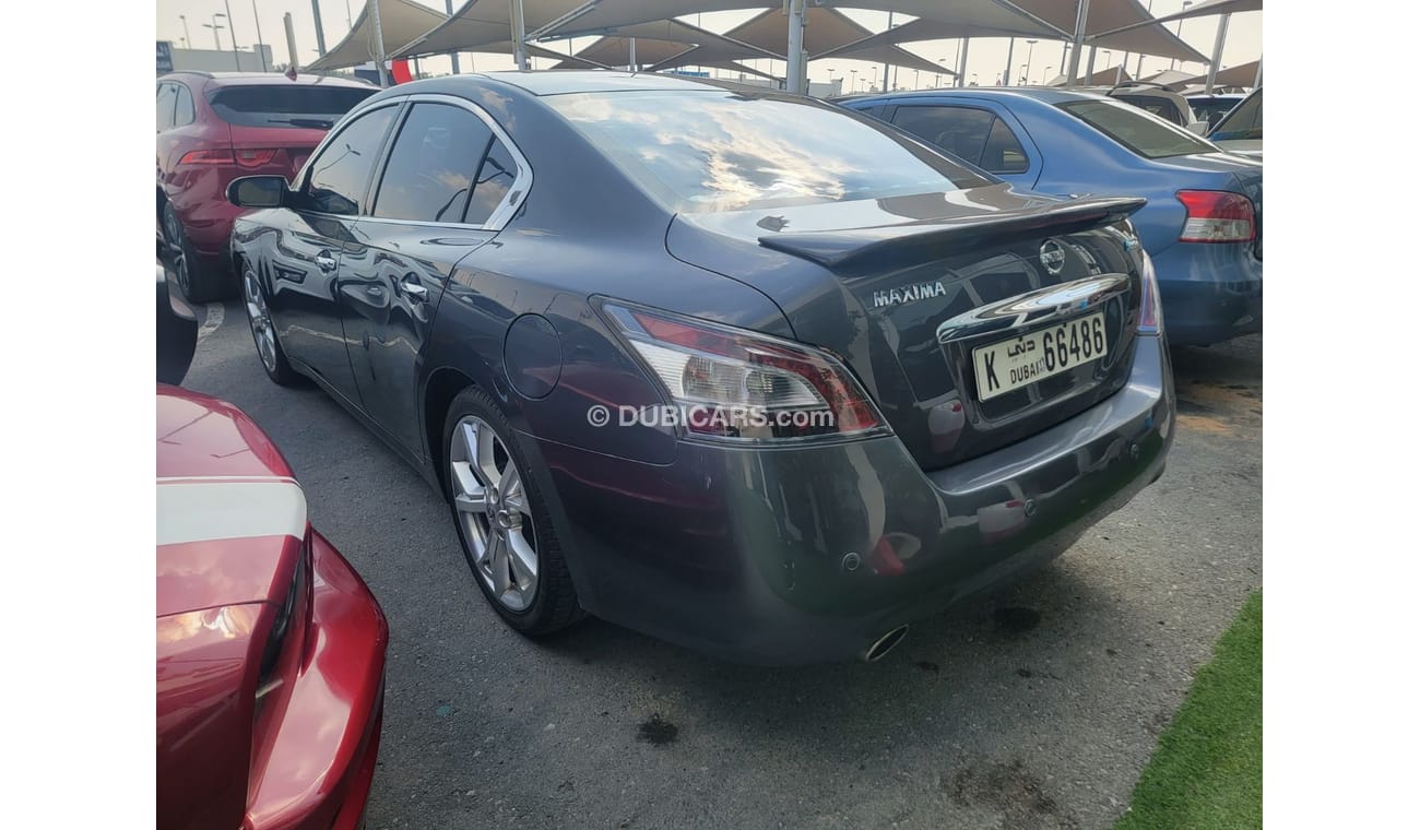 Nissan Maxima
