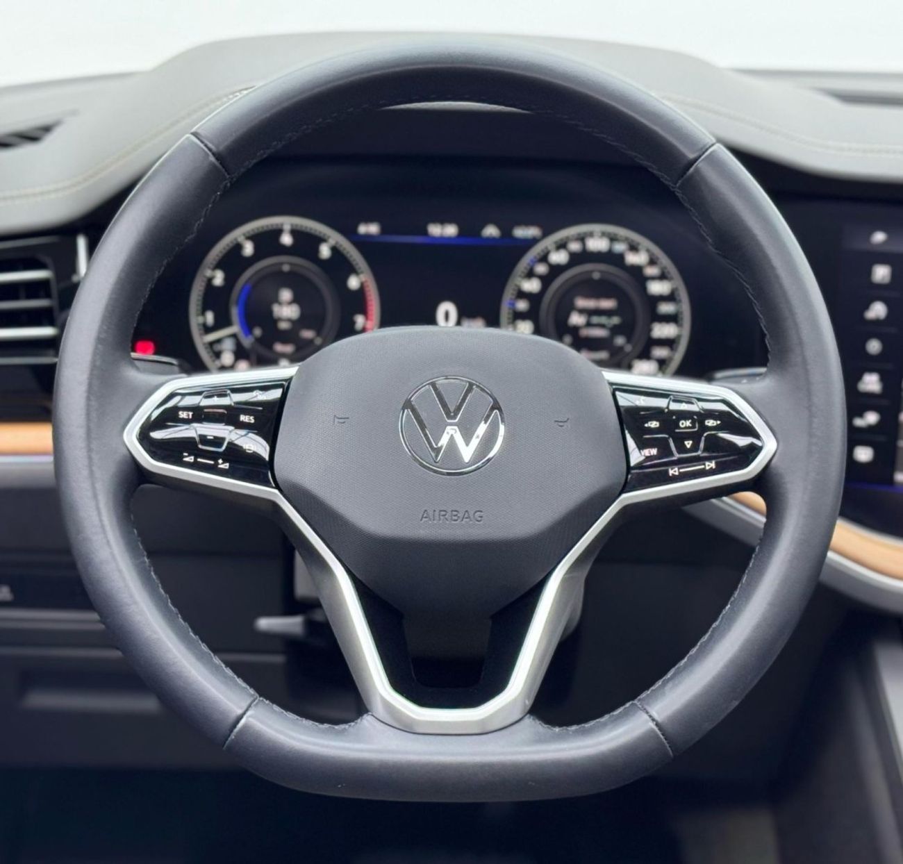 فولكس واجن طوارق Atmosphere 3.0L 2021 Volkswagen Touareg Atmosphere, 2026 VW Warranty, Full VW Service History, Low K