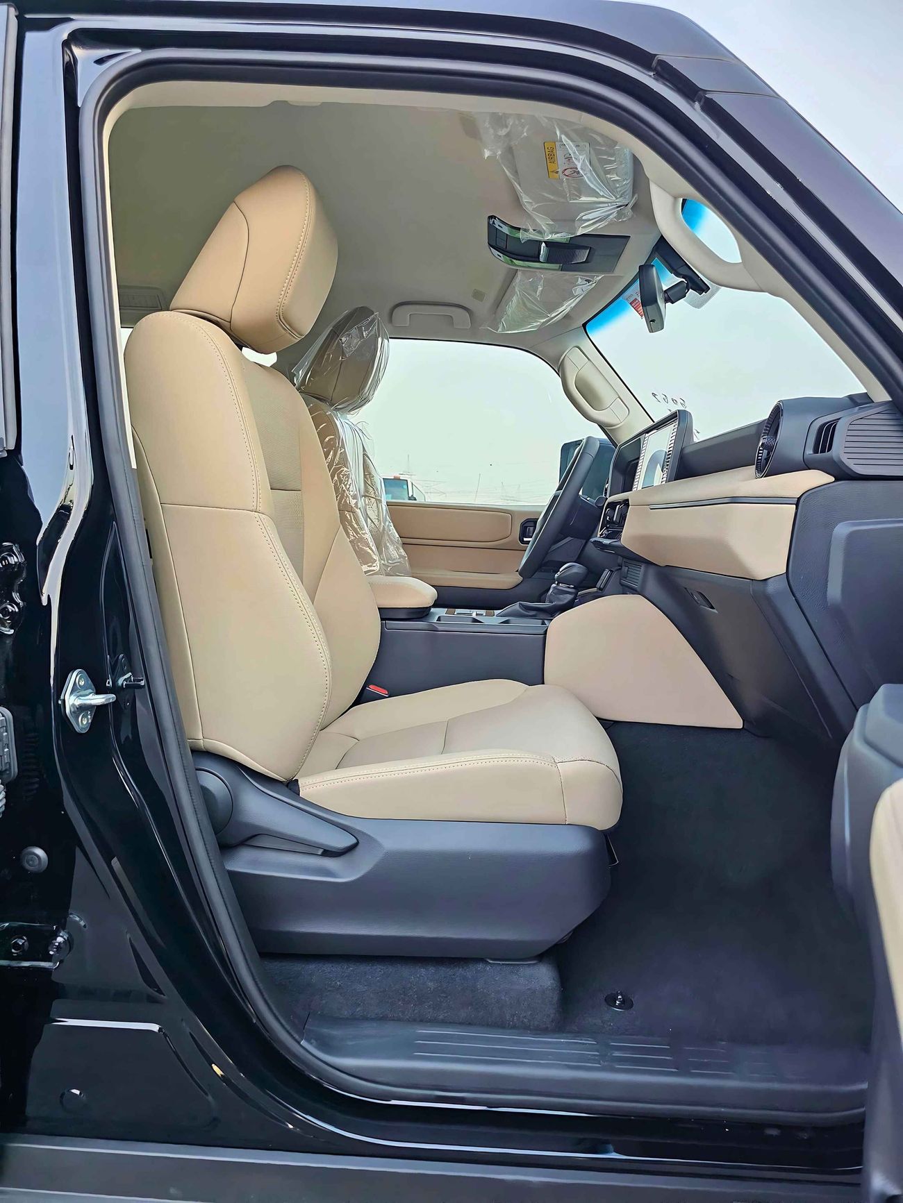 تويوتا برادو LIMITED / 2.7L V4 / DVD+CAMERA/ PUSH START / AUTO HOLD (CODE# 68025)