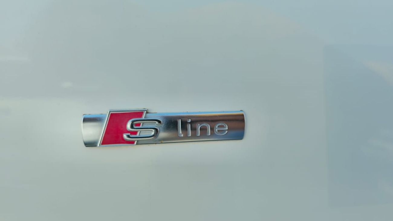 أودي Q3 LEFT HAND FULL OPTION CLEAN AND IN PERFECT CONDITION 2.0 PETROL