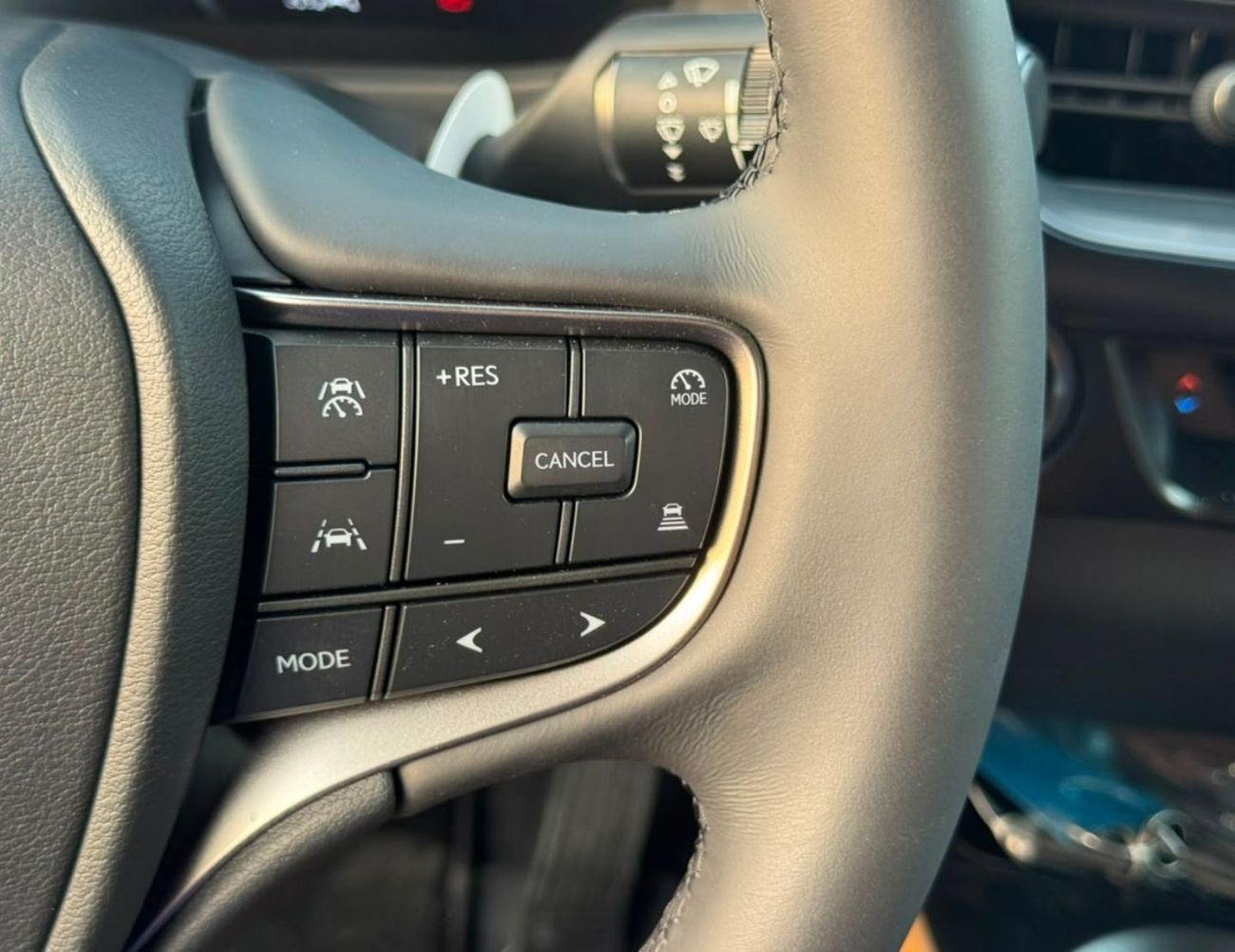 Lexus UX300h PREMIER PRIME HYBRID | 2.0L V4 | RADAR | LEATHER WITH PWR SEATS | SUNROOF | FULL OPTION (CODE # UX3HP)