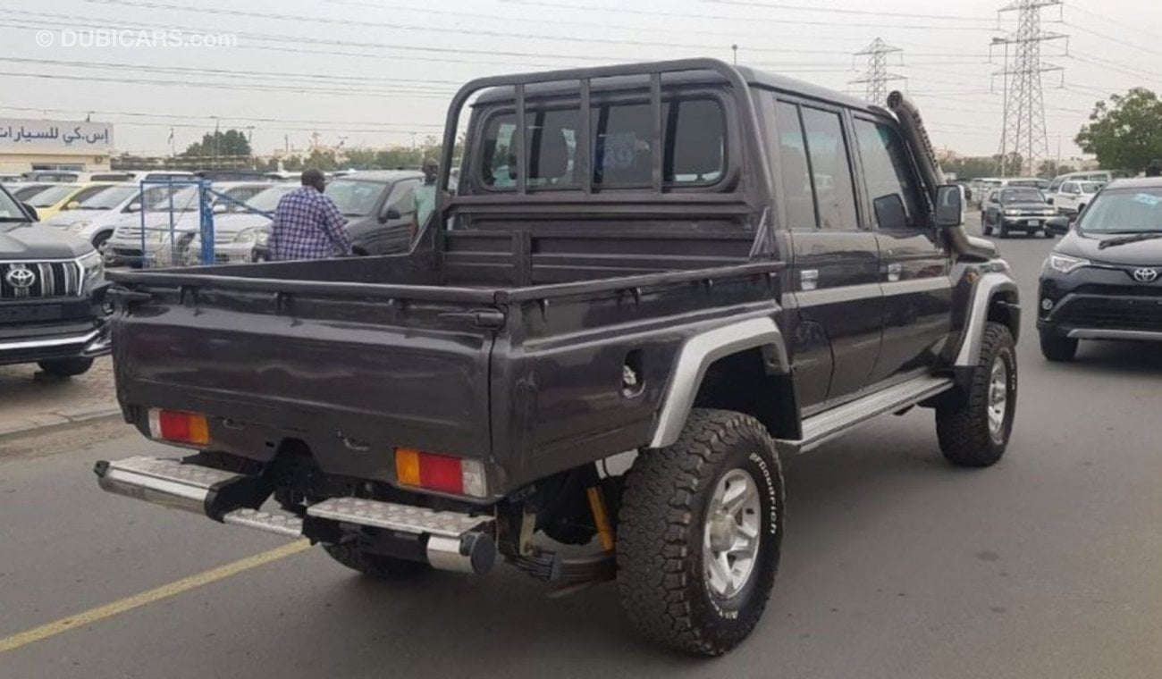 تويوتا لاند كروزر بيك آب Diesel Manual V8 Right-hand Low Km(Contact Abdul Karim +971529827297)