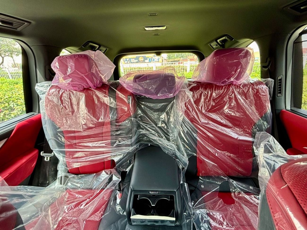 لكزس LX 700h F Sport