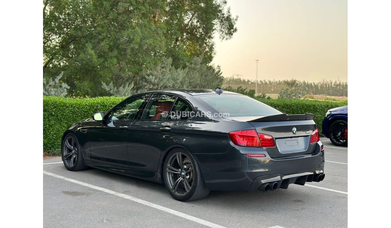 BMW M5 Std M5 F10 2012 // GCC // IN PERFECT CONDITION // FULL OPTIONS
