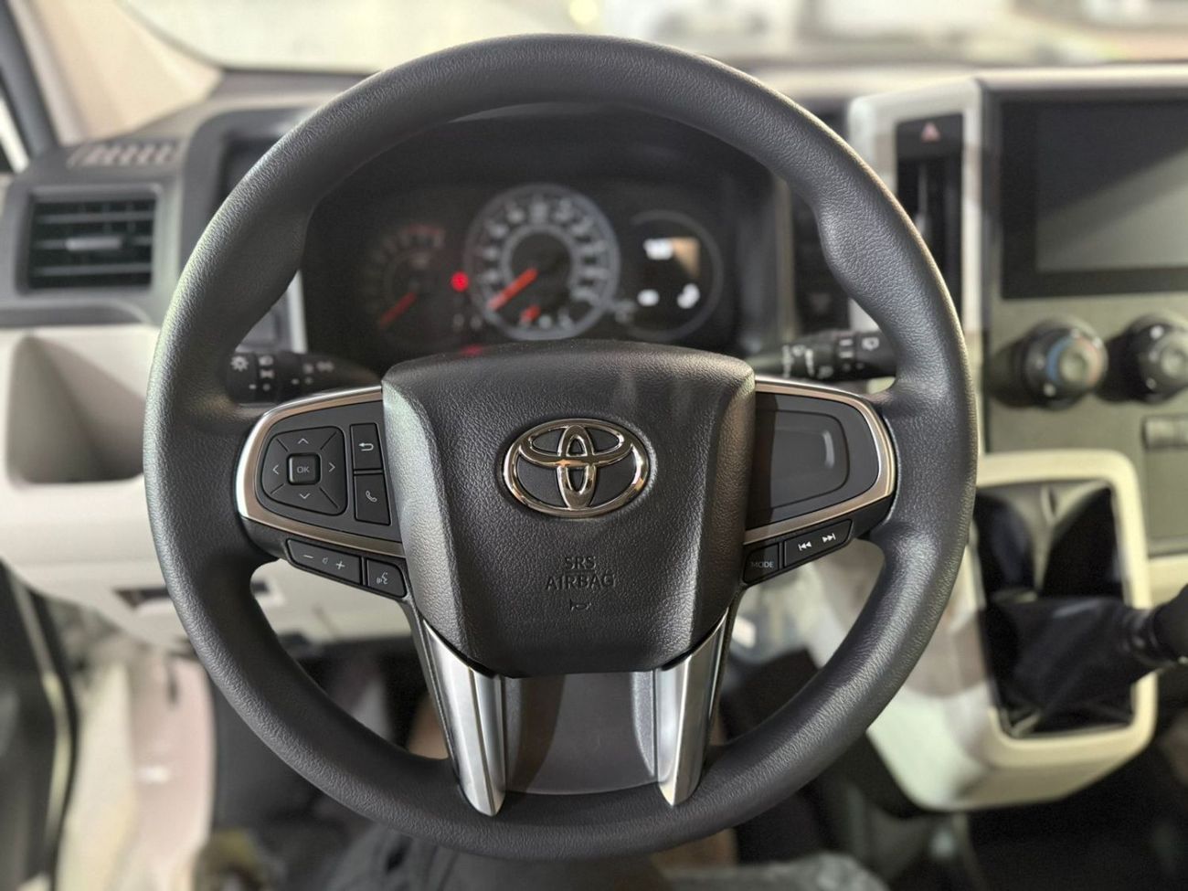 Toyota Hiace TOYOTA HIACE FUTTAIM 13 SEATS , 3.5L PETROL V6 , M/T HIGH ROOF 2026 MODEL