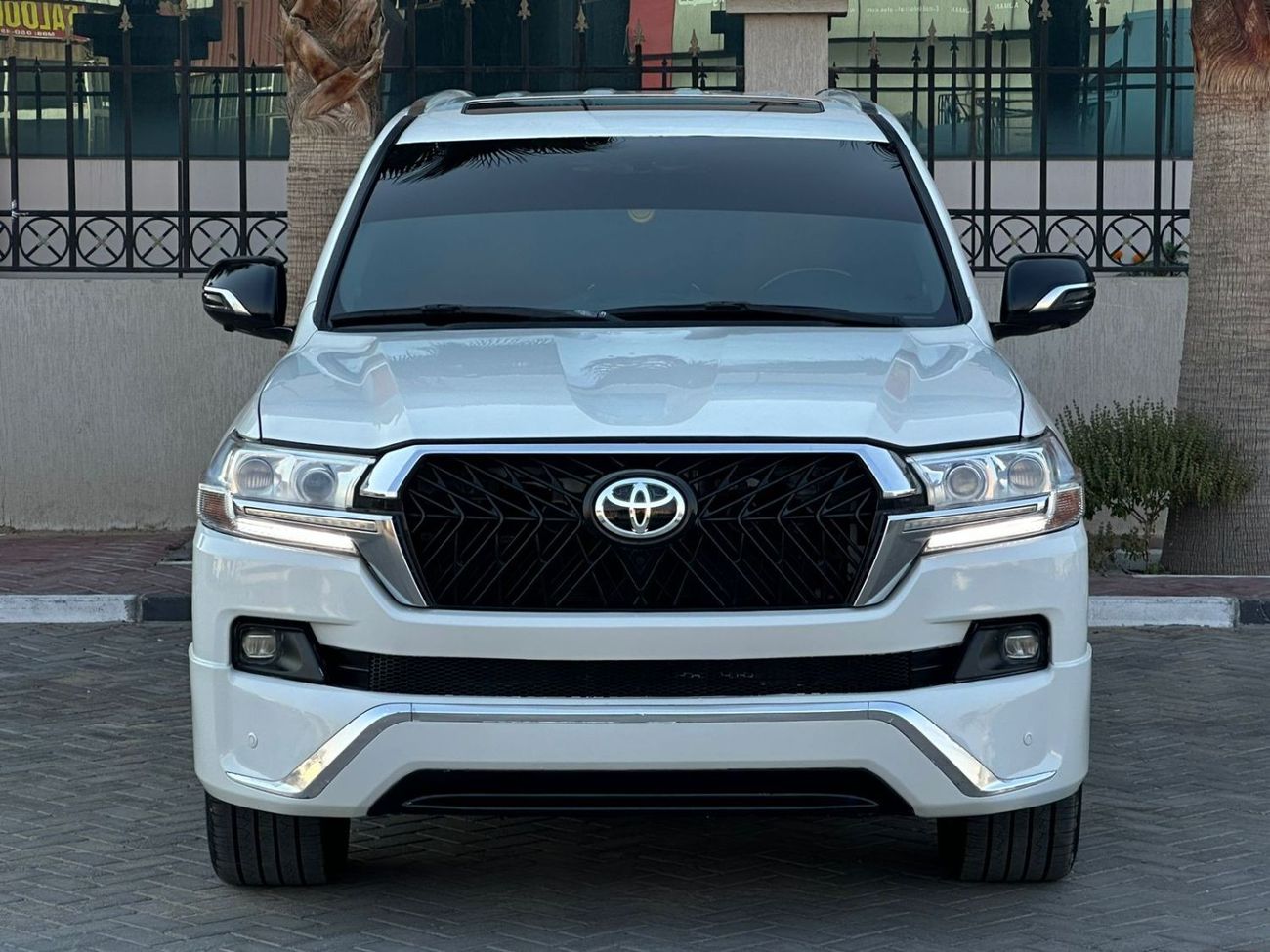 Toyota Land Cruiser VXR V8 2008 محول 2021