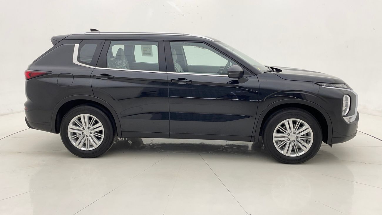 ميتسوبيشي آوتلاندر MIDLINE WITH SUNROOF 2.5 | بدون دفعة مقدمة | اختبار القيادة في المنزل