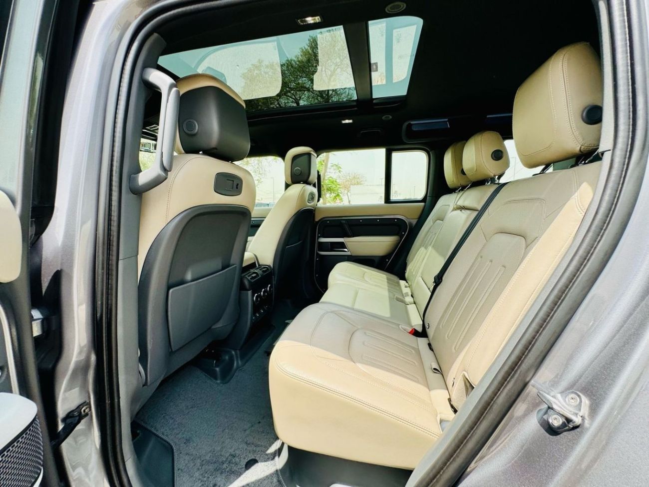 Land Rover Defender P400 110 HSE 3.0L (5 Seater) | LAND ROVER DEFENDER | P400 110 HSE  3.0L | GCC SPECS | YEAR 2021 |