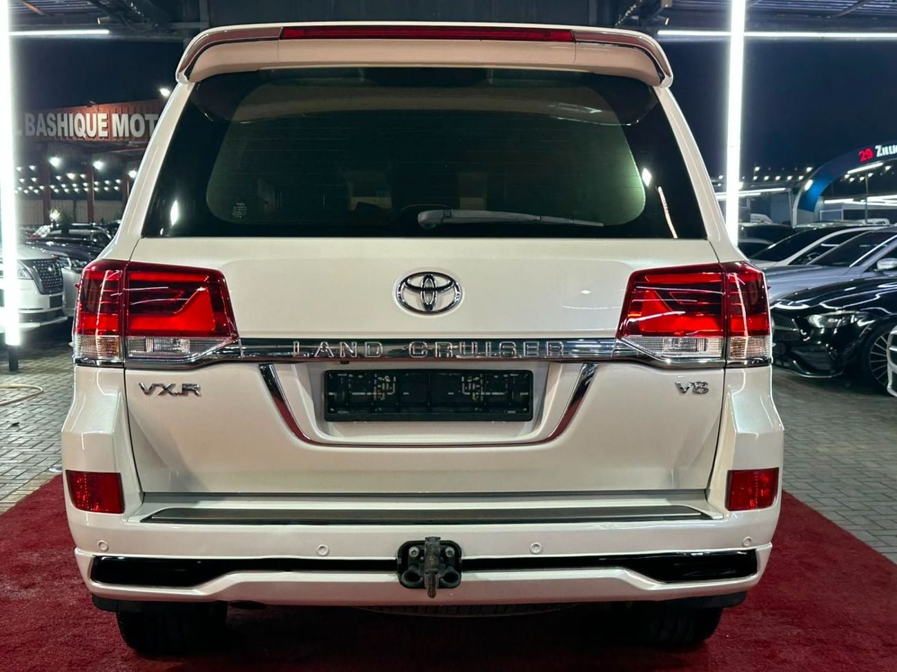 تويوتا لاند كروزر VXR