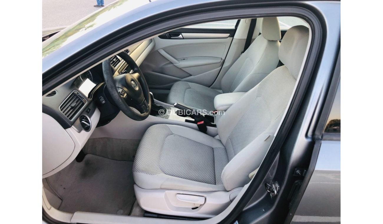 Volkswagen Passat MODEL 2014 GCC CAR PERFECT CONDITION INSIDE AND OUTSIDE