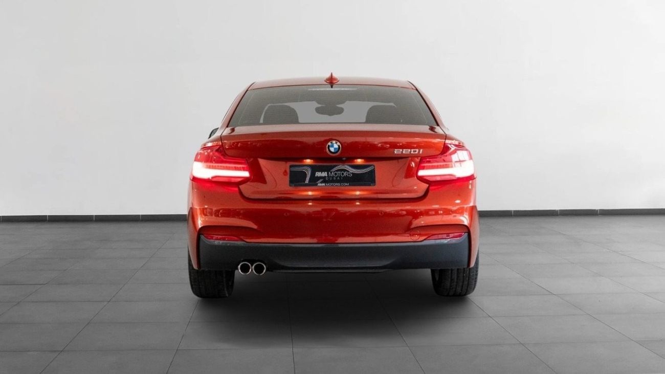 BMW 220i Std 2.0L Turbo