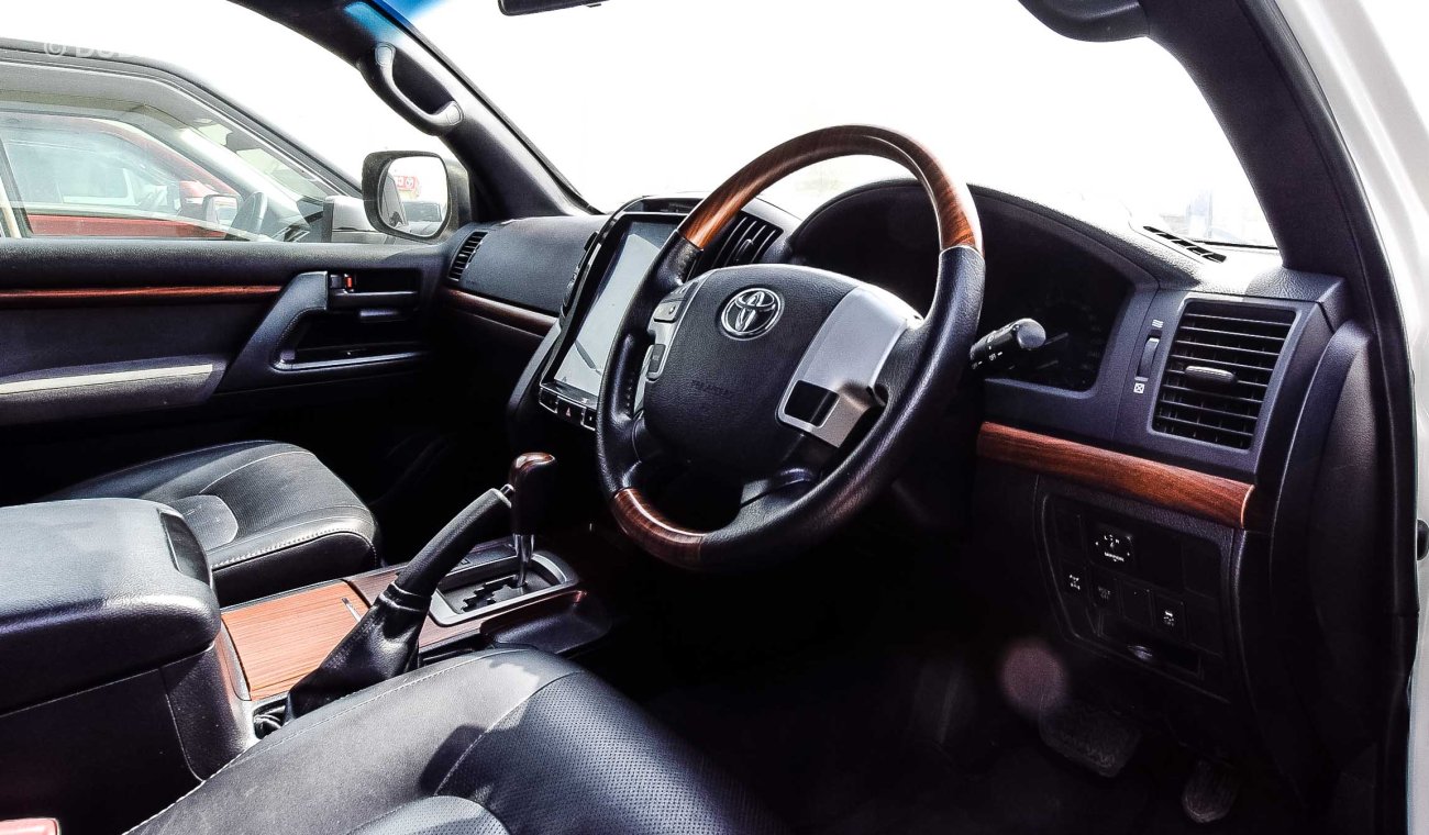 Toyota Land Cruiser V8 With 2018 Body kit