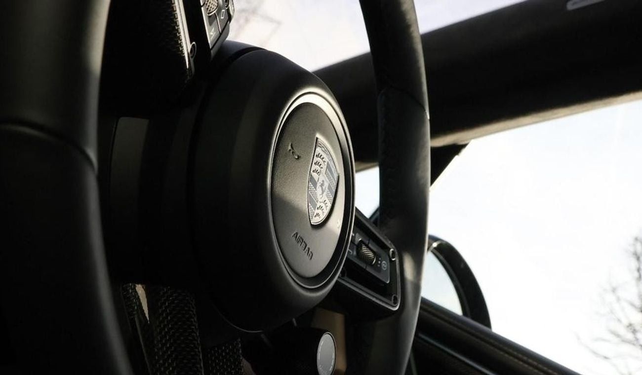 بورش ماكان Electric Estate 470kW Turbo RIGHT HAND DRIVE