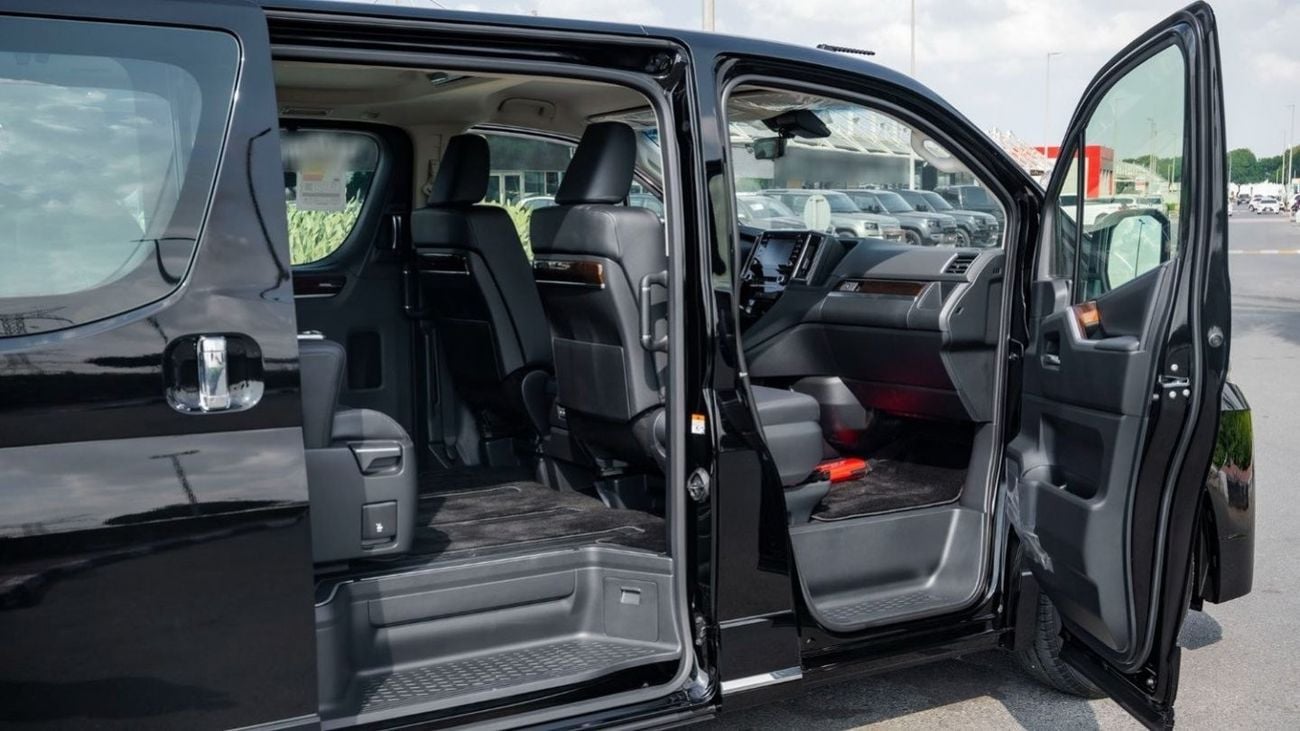 تويوتا جرافينا 3.5P AT MY2023 – BLACK