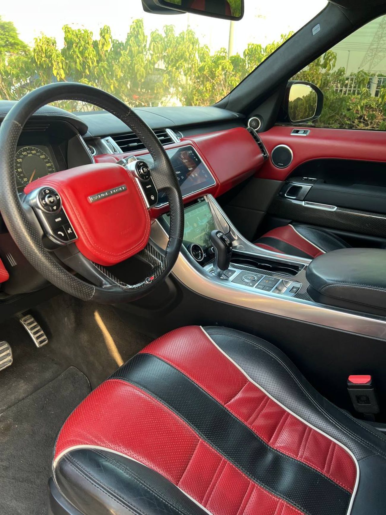 لاند روفر رينج روفر سبورت Range Rover Sport SVR – 2022 Face Lift In & Out – 125K km – GCC – Full Option