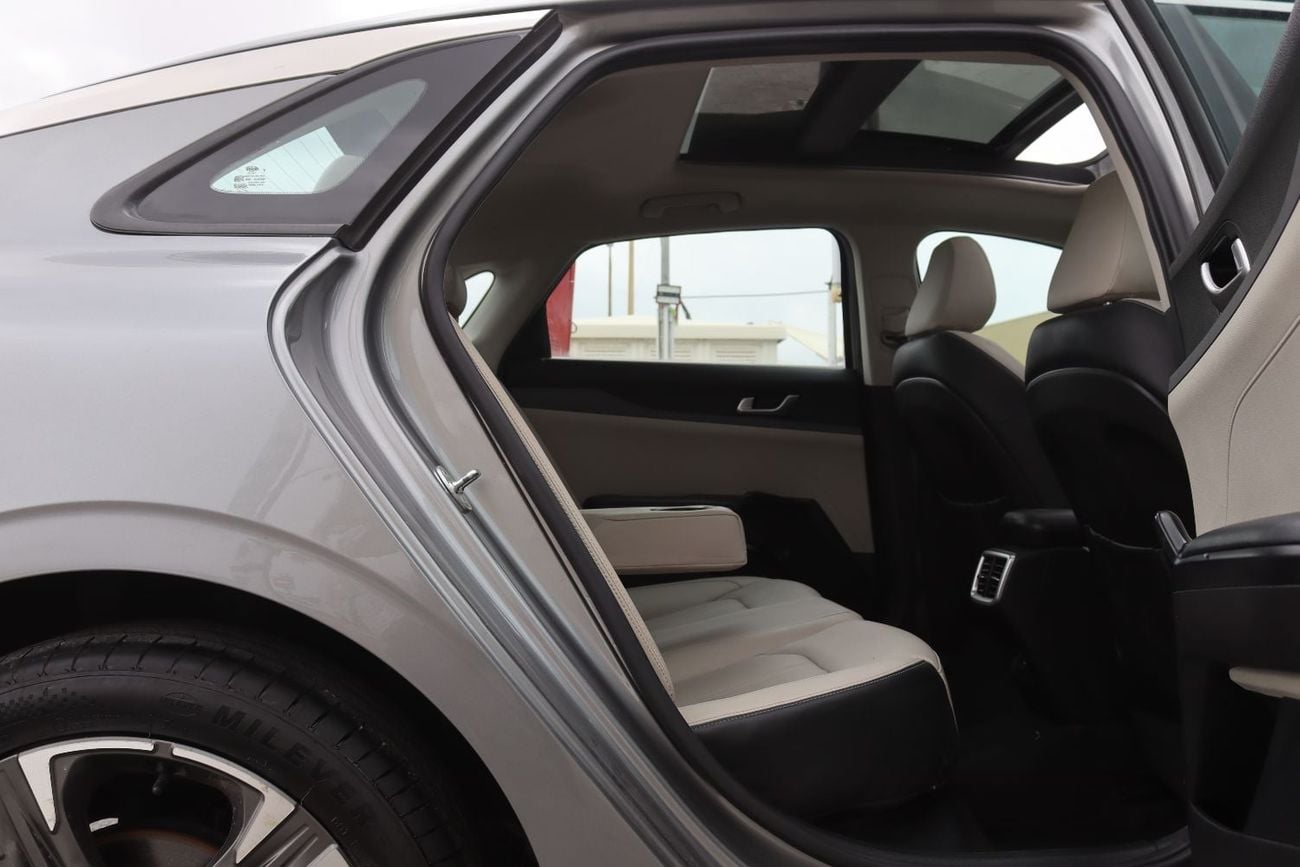 كيا K5 كيا K5 -موديل 2021- خليجى -فل أوبشن -بدون حوادث-  محرك 2.0 - بحاله ممتازه من الداخل والخارج