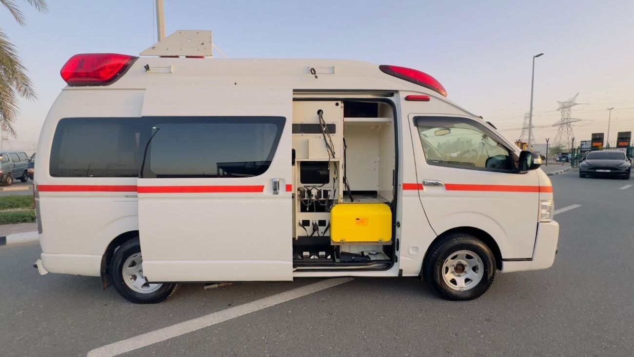 Toyota Hiace AMBULANCE | 2.7L PETROL | RHD | 2018 | CABINET FOR MEDICAL EQUIPEMENT