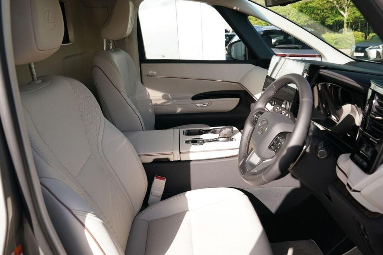 لكزس LM 350h 2.5 350h Takumi E-CVT AWD Euro 6 (s/s) 5dr (EXPORT EXPORT) Right Hand Drive