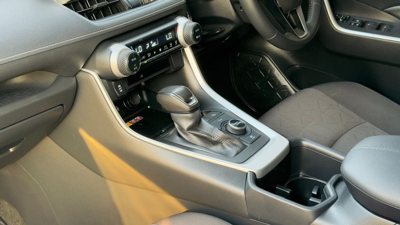 Toyota RAV4 HYBRID | BSM | BACK CAMERA | AUTOMATIC TRANSMISSION | 2.5L | DUAL EXHAUST PIPE | 2024