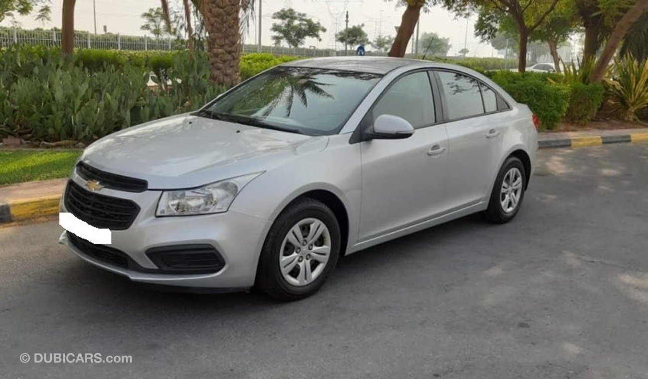 Chevrolet Cruze 1.8L ///2017/// WITH A GUARANTEE OF 2020//- Full Service History in the Dealership//