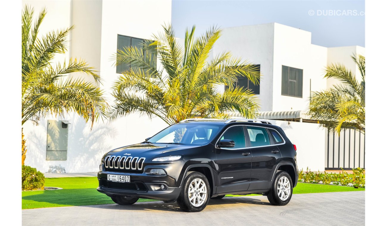 Jeep Cherokee 4X4 LONGITUDE - 2016 - Under Agency Warranty! - AED 1,547 PM - 0 Downpayment