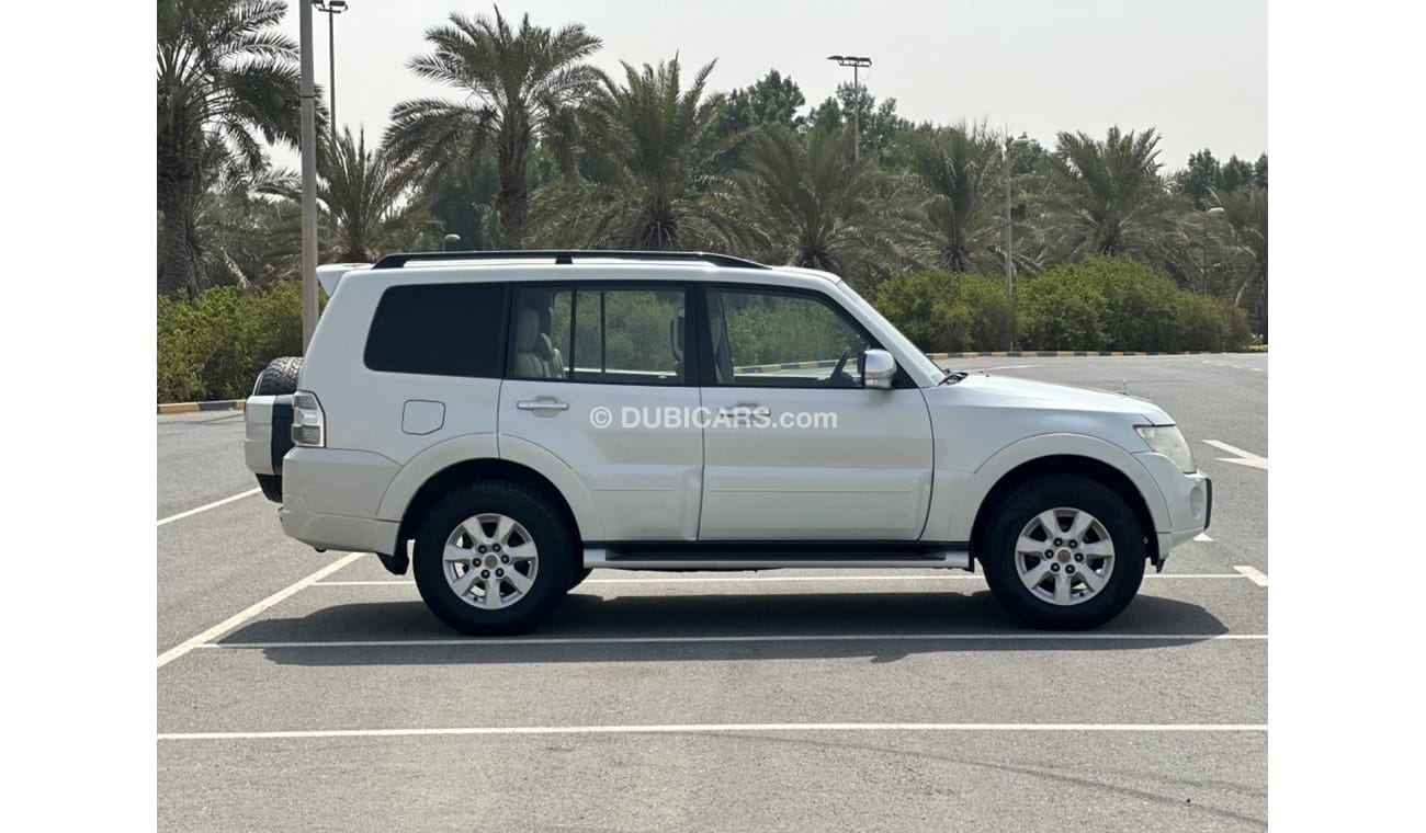 Mitsubishi Pajero موديل 2010 خليجي حاله ممتازه جدا من الداخل والخارج