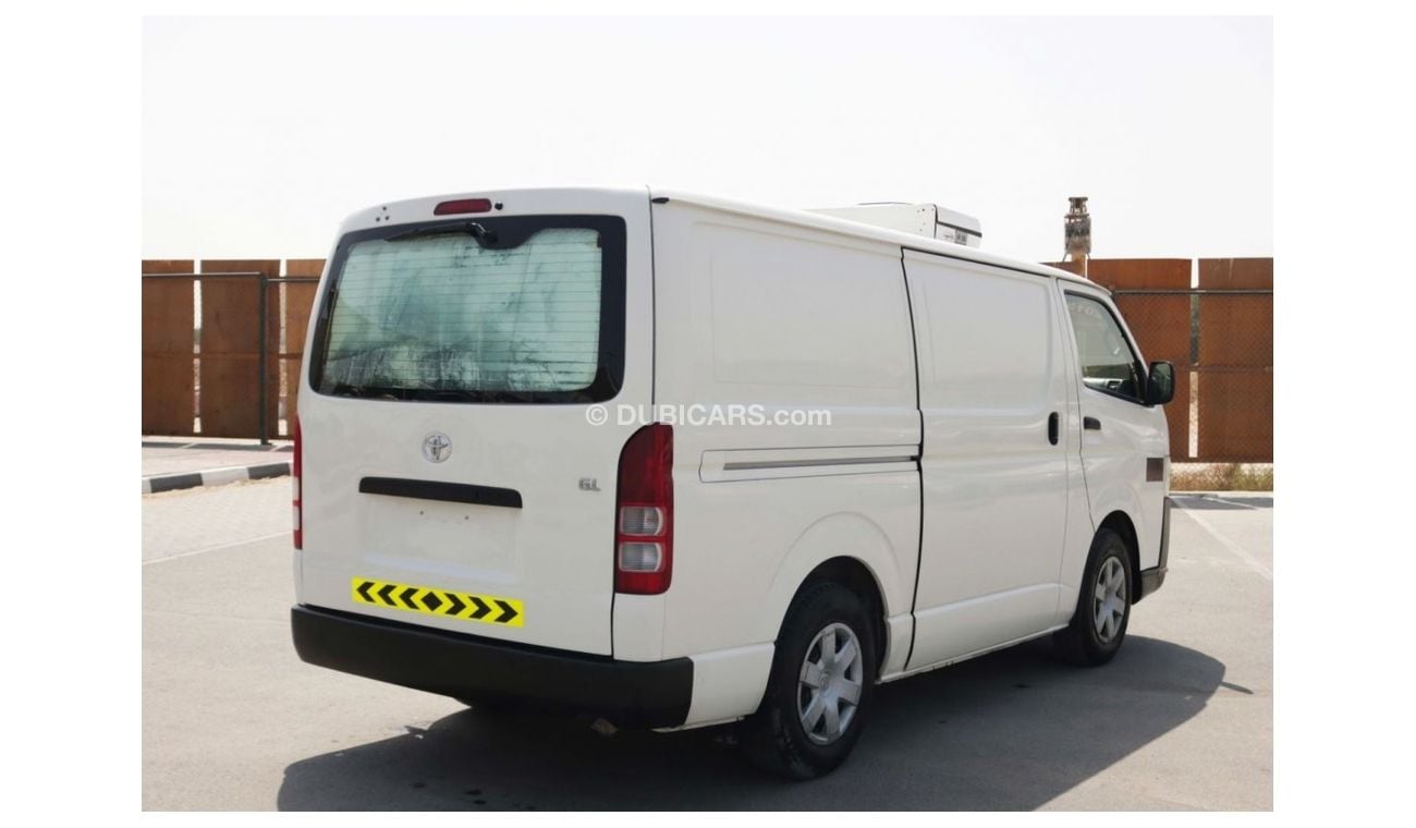Toyota Hiace 2015 - CHILLER VAN WITH GCC SPECS ((EXCELLENT CONDITION))