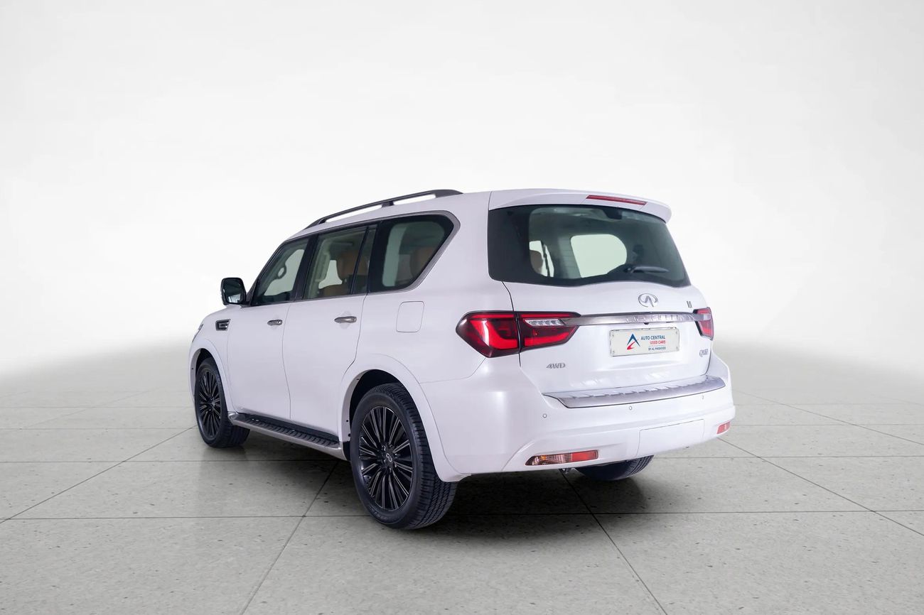 Infiniti QX80 LUXE 5.6