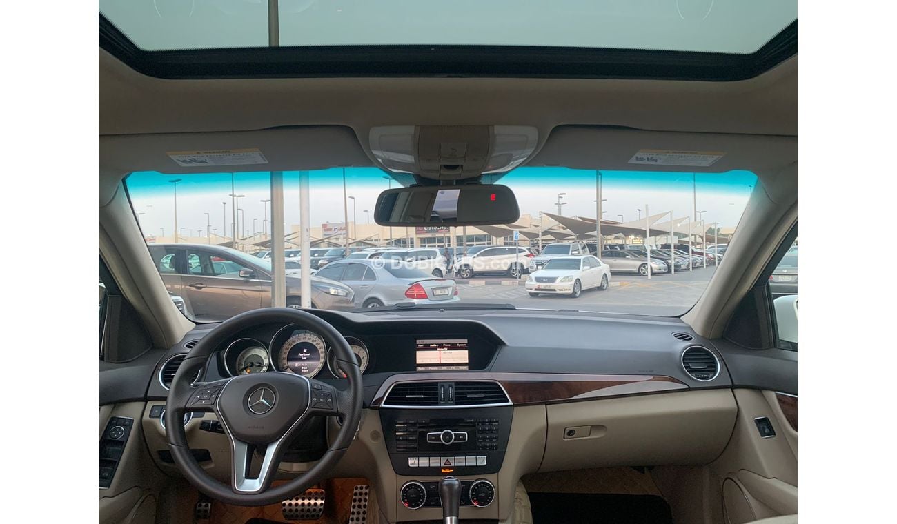Mercedes-Benz C 300 Mercedes C300_2014_Excellent_Condihion