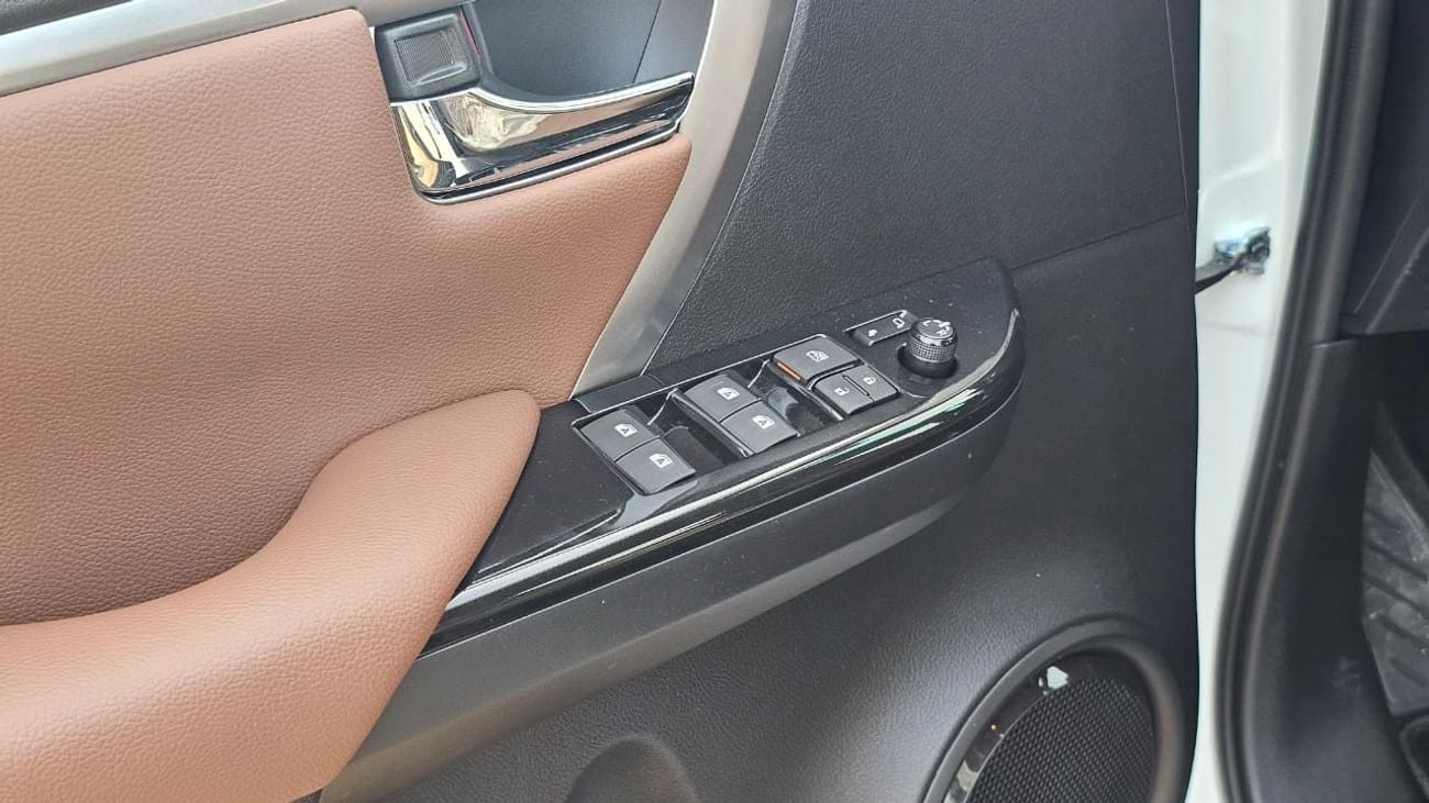 Toyota Fortuner 4.0 GXR V6 2026MODEL WHITE INSIDE BURGUNDY