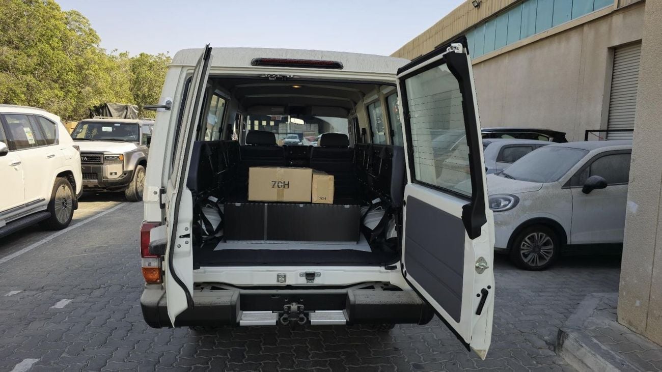 تويوتا لاند كروزر 70 Land Cruiser 78 3 Door 2.8L 2025 AT White Diesel (Export Only)