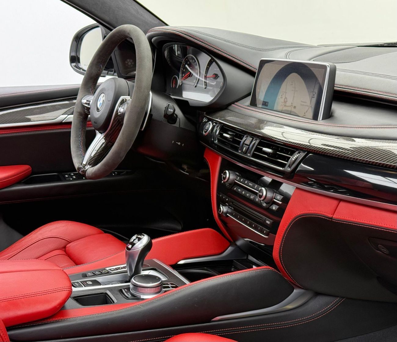 BMW X6M Std 4.4L 2017 BMW X6M, Full Service History, Carbon Fiber Interior, Fully Loaded, Excellent Conditio