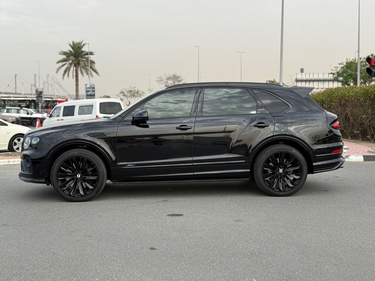 بنتلي بينتايجا LP-640 S Black Edition 4.0T