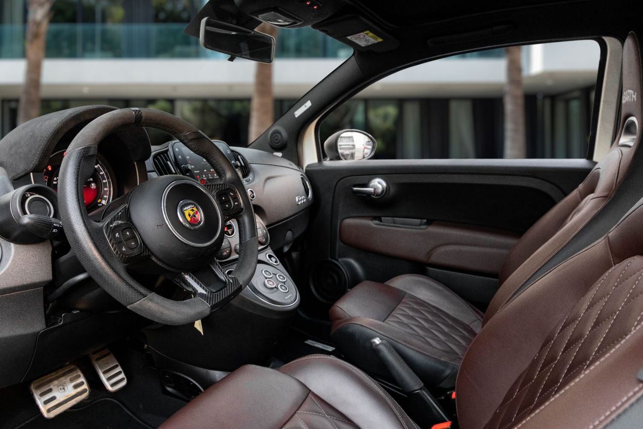 Abarth 695 695 Turismo Cabrio | 1,567 P.M | 0% Downpayment | Immaculate Condition!