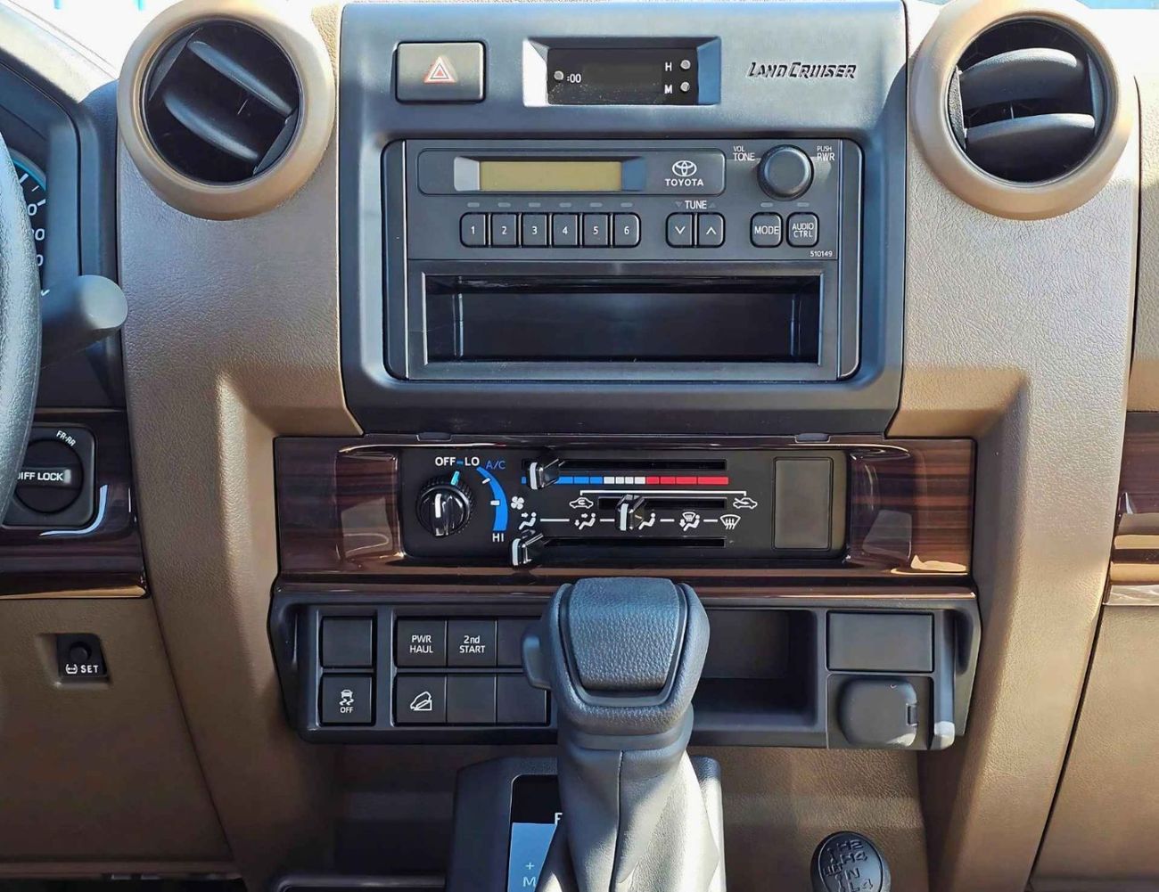 تويوتا لاند كروزر بيك آب DOUBLE CABIN / 4.0L V6 PETROL A/T 4WD / SNORKEL, POWER WINDOWS  (CODE # STD-E)