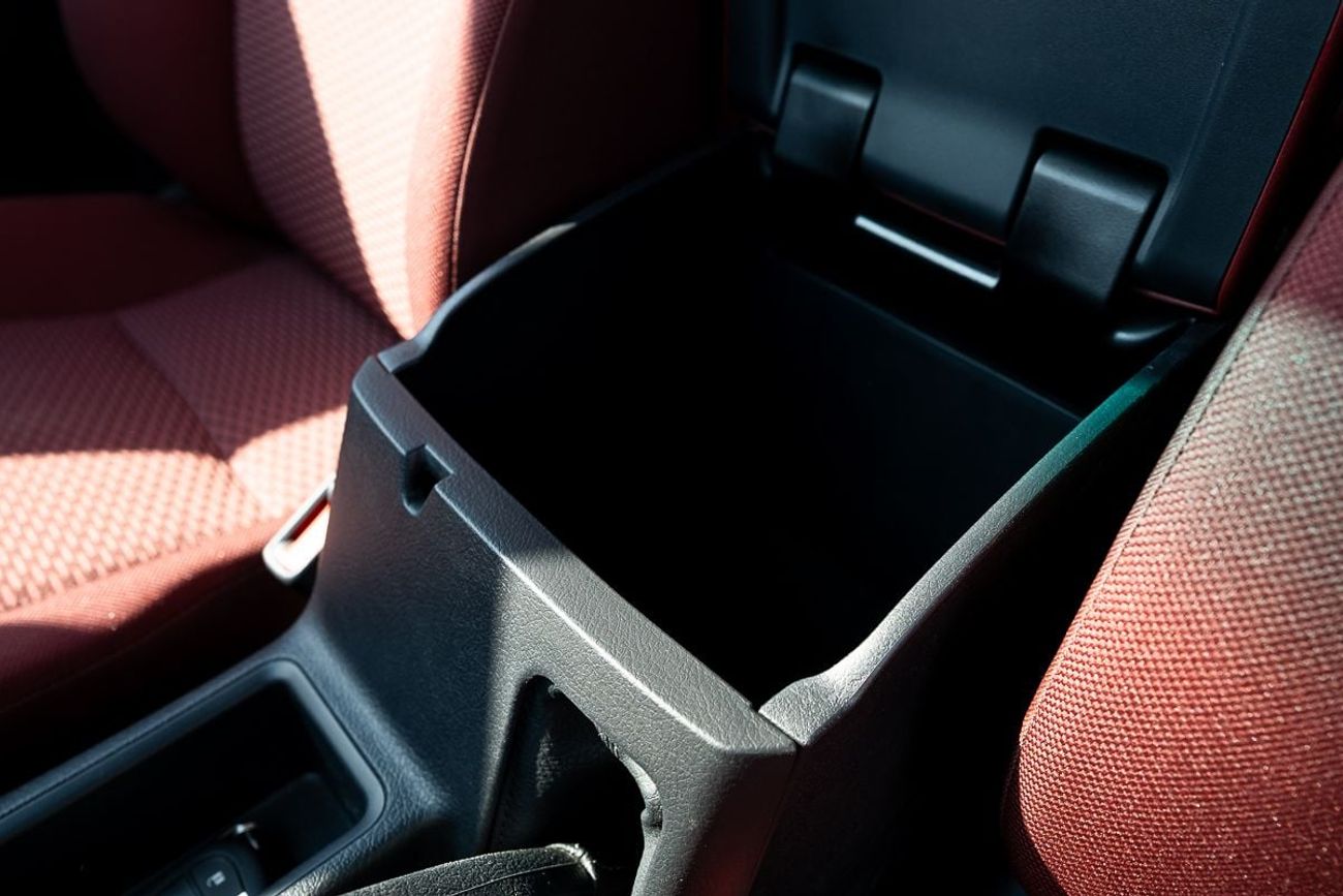 تويوتا هيلوكس GLX 2.7L Petrol Automatic Transmission 4x2 2026