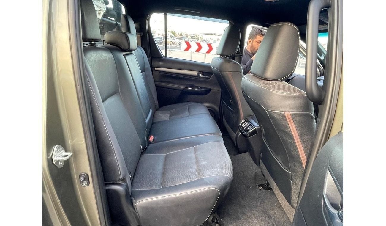 تويوتا هيلوكس diesel 2.8 liter automatic right hand drive with 4 side cameras leather power seats push button star