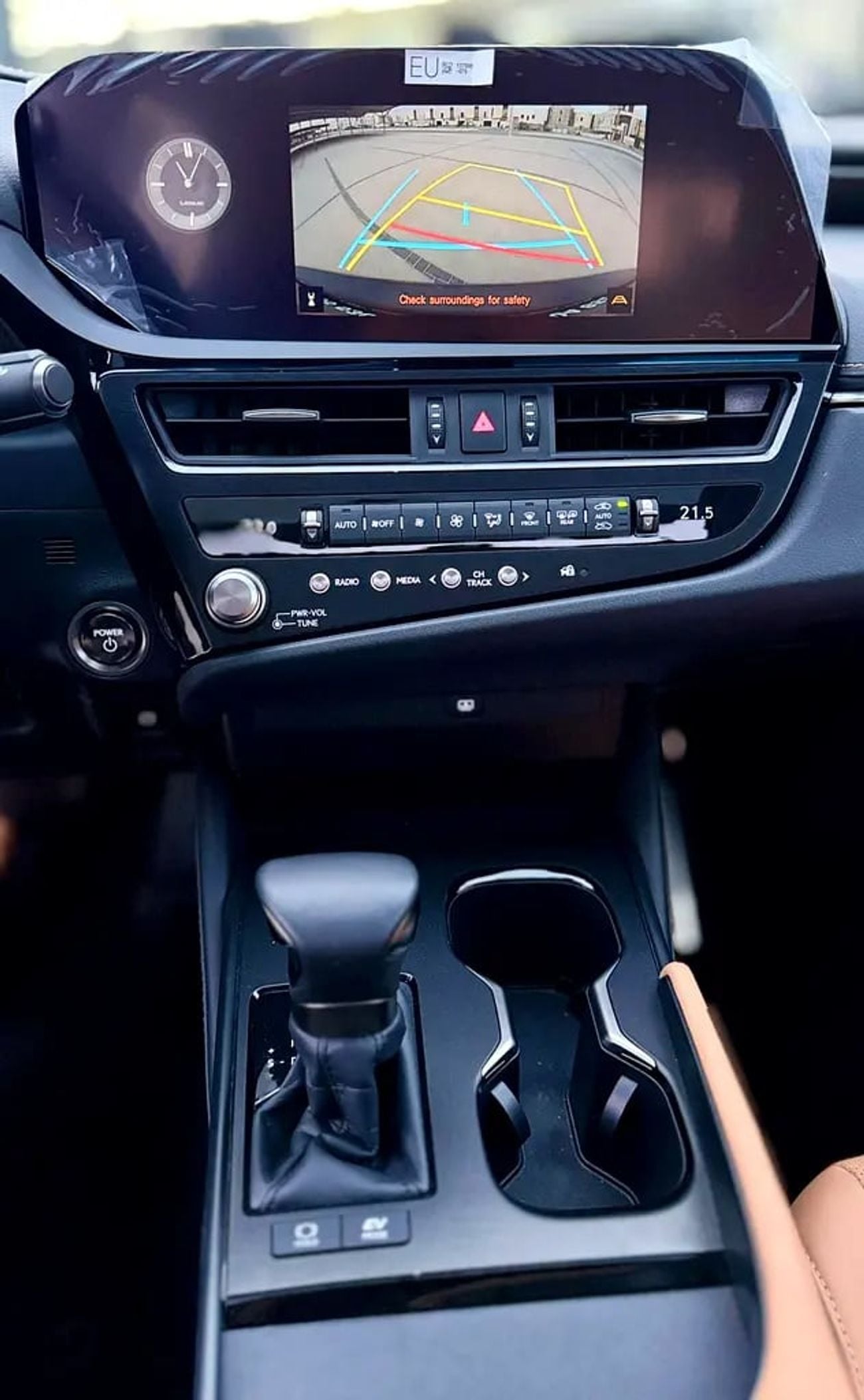 Lexus ES300h ES 300h - GCC Specs - Brand