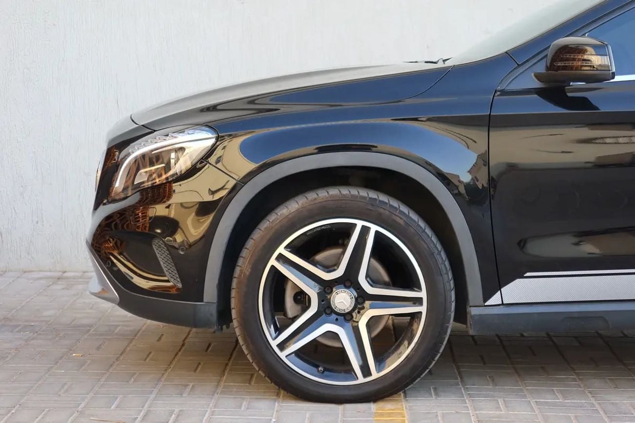 Mercedes Benz GLA250 GLA 250 4MATIC | 88,000 KM | Panoramic Roof