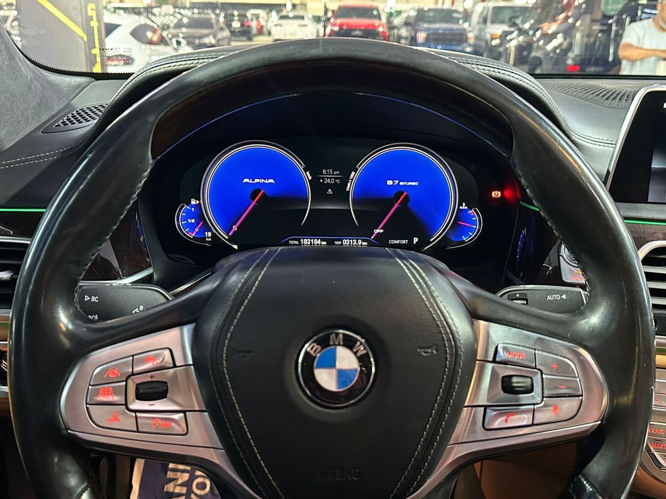 بي أم دبليو 750Li Luxury 4.4L (443 HP)