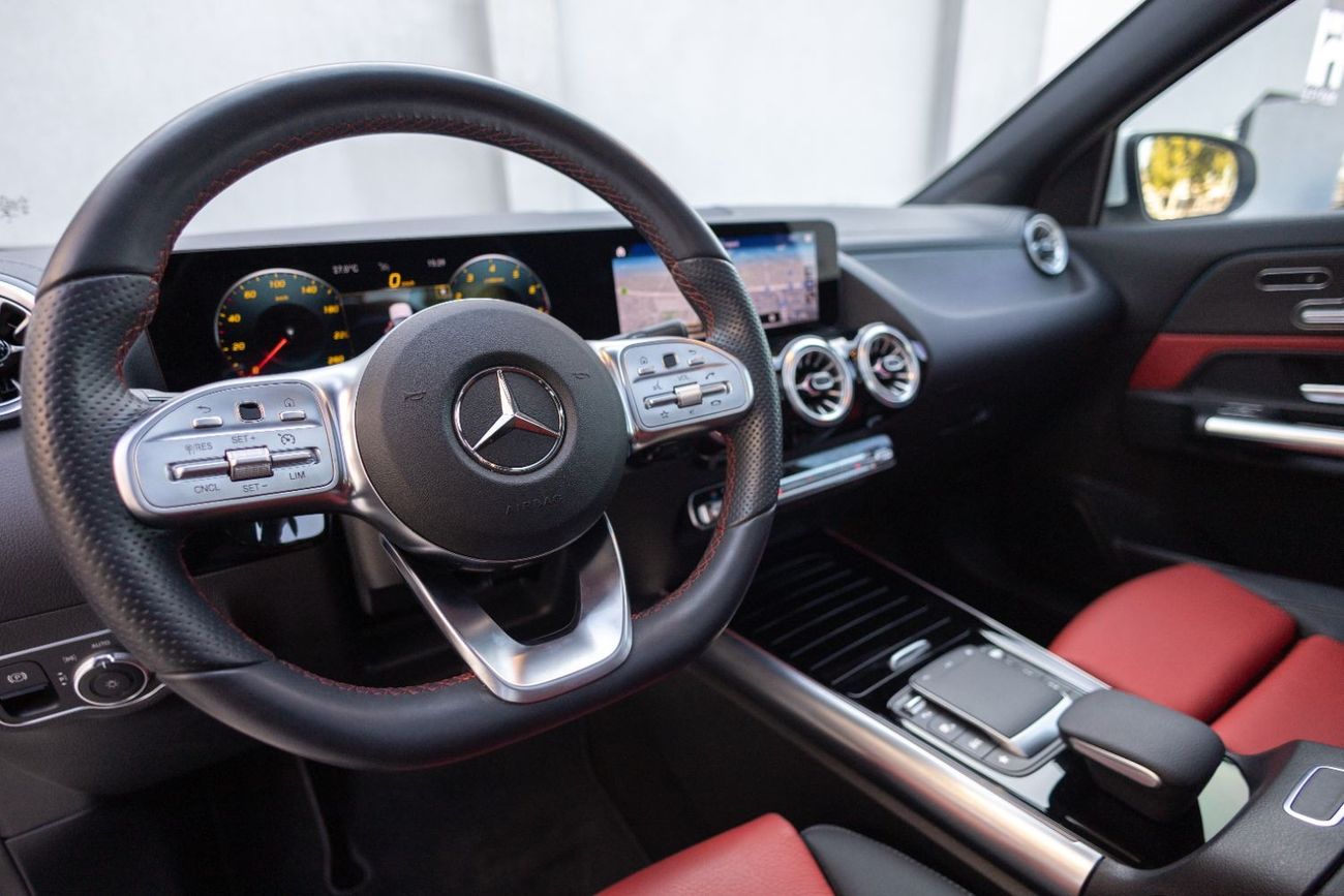 Mercedes-Benz GLA 200 Premium 1.4L