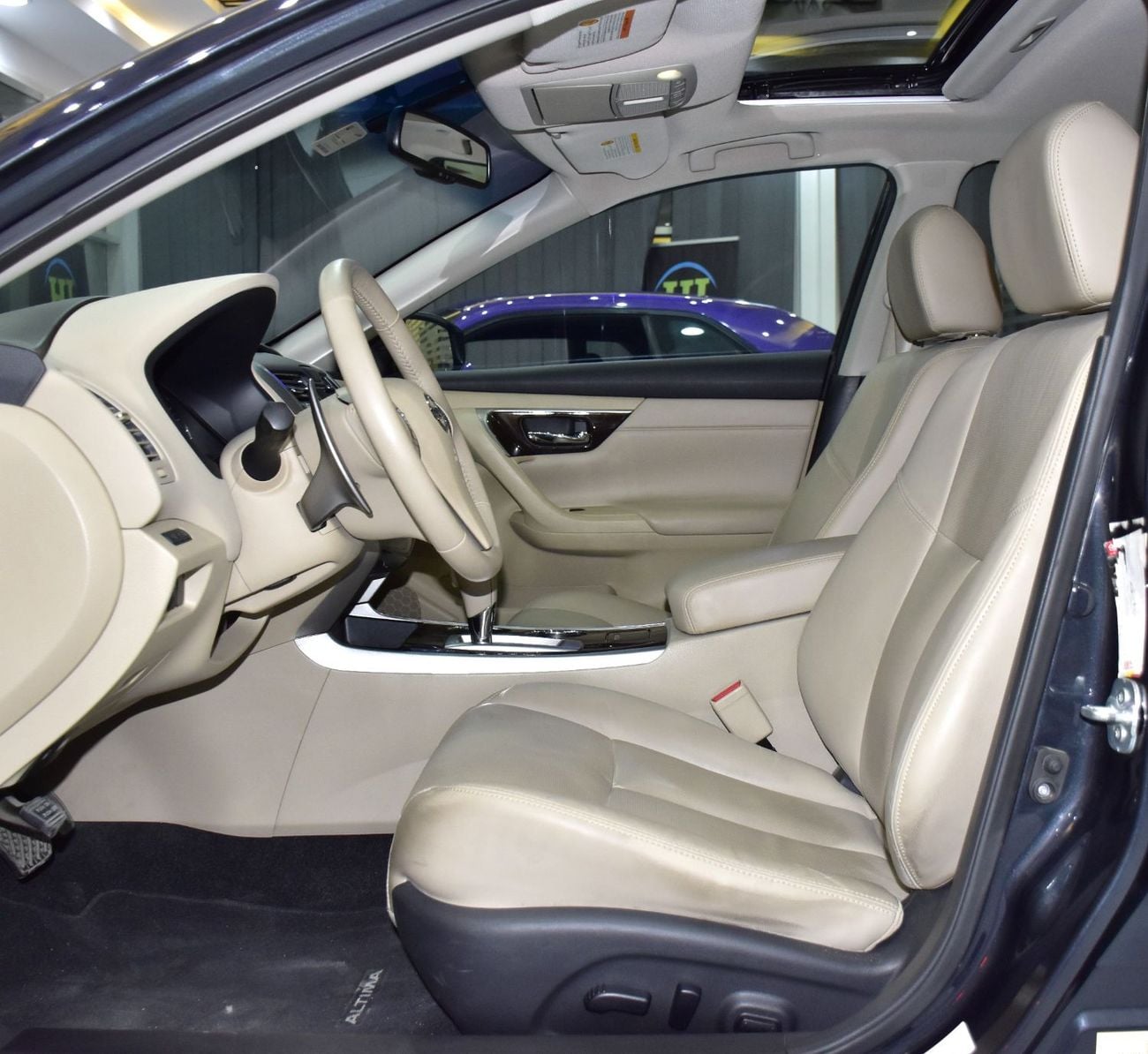 نيسان ألتيما SL EXCELLENT DEAL for our Nissan Altima SL ( 2015 Model ) in Blue Color GCC Specs