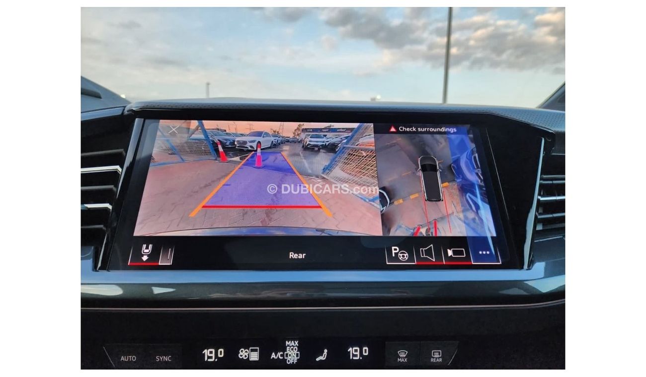 Audi Q5 Audi Q5 E tron full electric car SUV 6 seats 2022 AWD